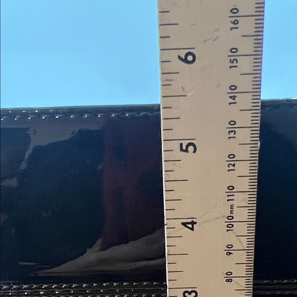 Tailor Vintage Black and Gold Satchel - Picture 4 of 6